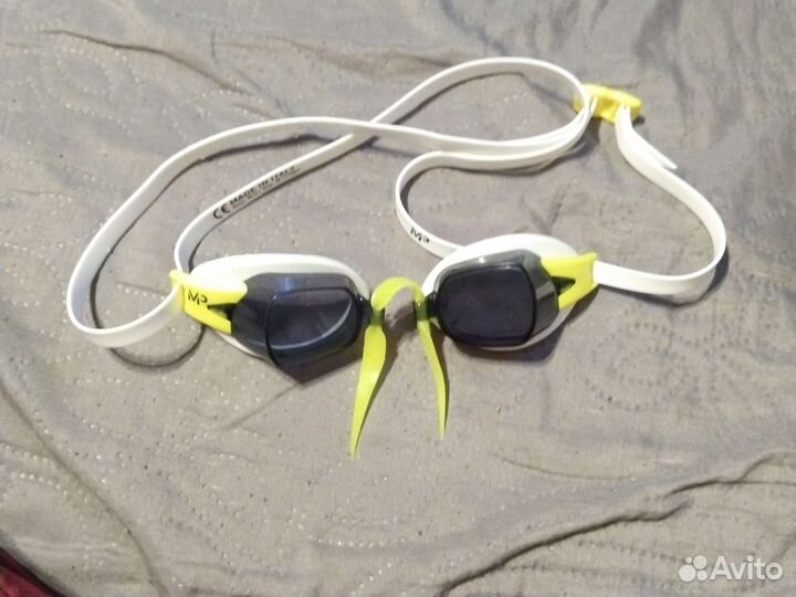 Очки для плавания