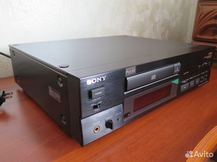 CD проигрыватель Sony CDP-555ESA