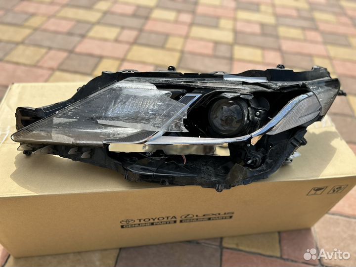 Фара левая camry 70