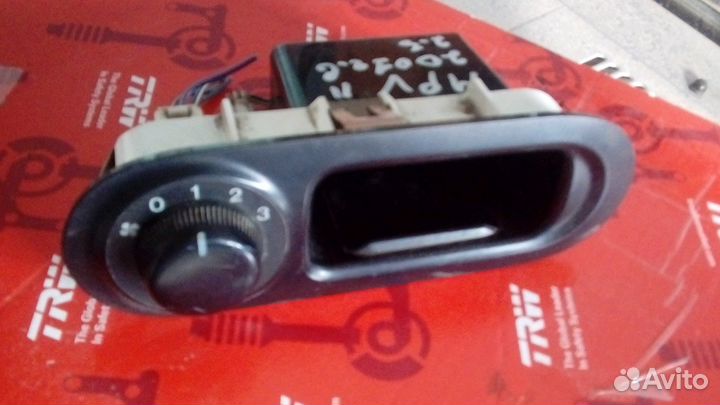 Блок управления климатом печкой задний на mazda MP