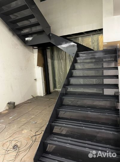 Лестница металлическая на 2 этаж