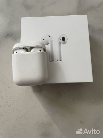 Беспроводные наушники apple airpods