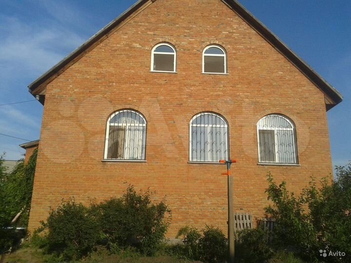 Коттедж 279 м² на участке 6 сот.