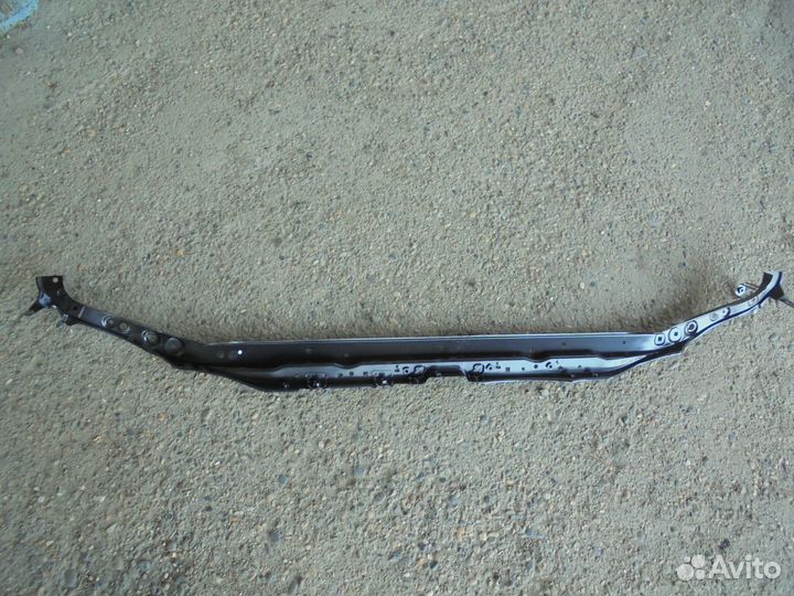 Суппорт радиатора Lexus GX 400