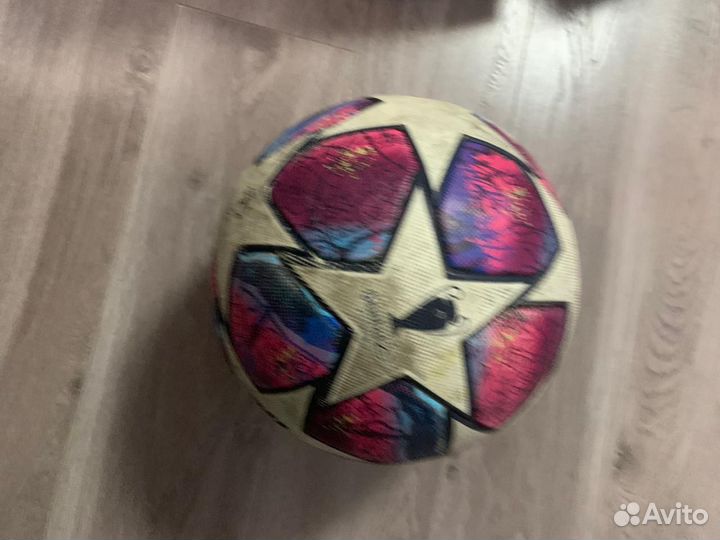 Футбольный мяч adidas лига чемпионов