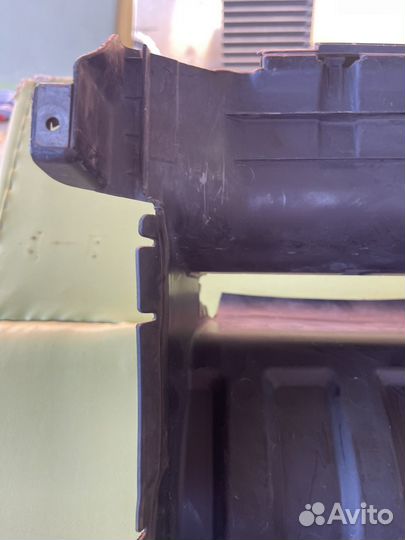 Range Rover Sport L320 Дефлектор Радиатора