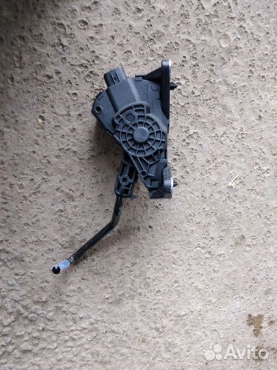 Педаль газа Toyota Camry (XV70) IX (2017– н.в.)