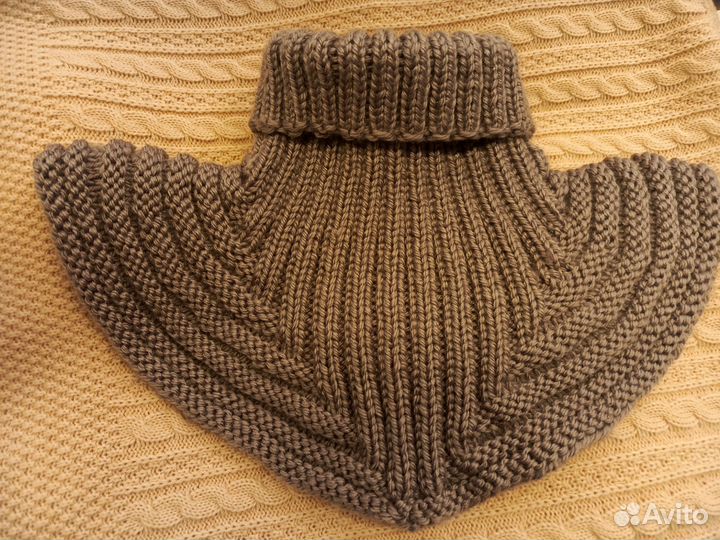 Вязанные манишки,шапки,снуд