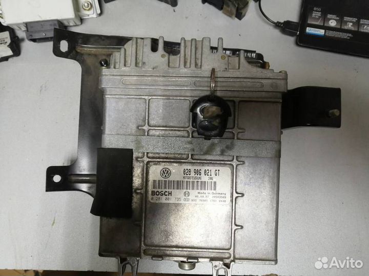 Блок управления двигателем Volkswagen Sharan