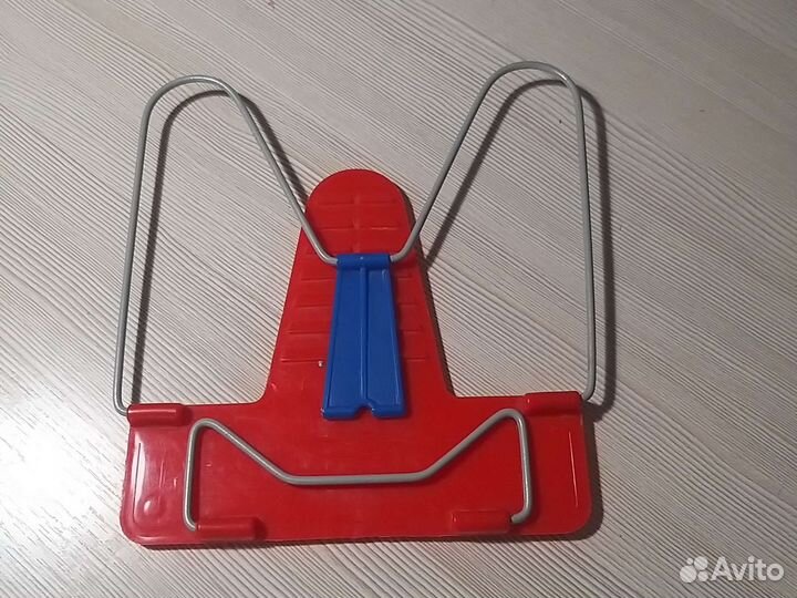 Держатель для учебников