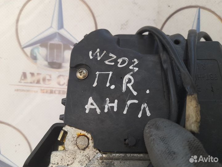 Мерседес С-Класс Замок передней двери Прав