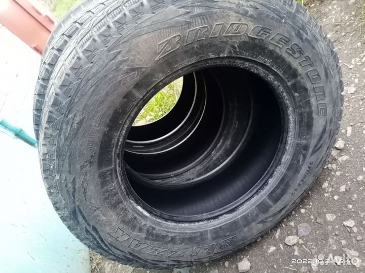 Bridgestone Blizzak DM-V1 245/70 R16