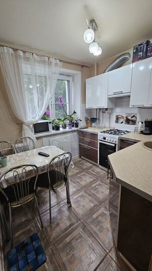 2-к. квартира, 46 м², 2/5 эт.