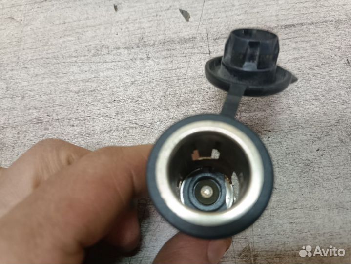 Гнездо прикуривателя Mazda Tribute I (2000—2004)