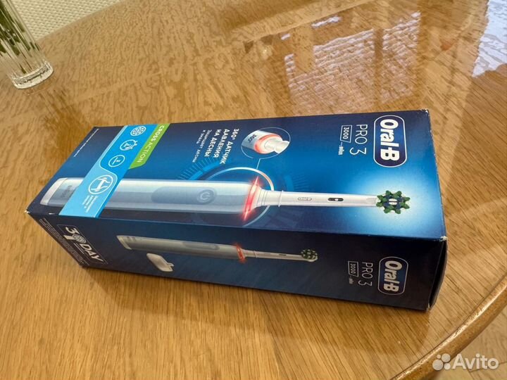 Новая электрическая зубная щетка oral-b pro 3