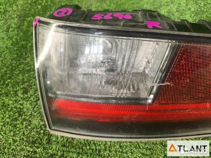 Вставка багажника задняя правая toyota prius