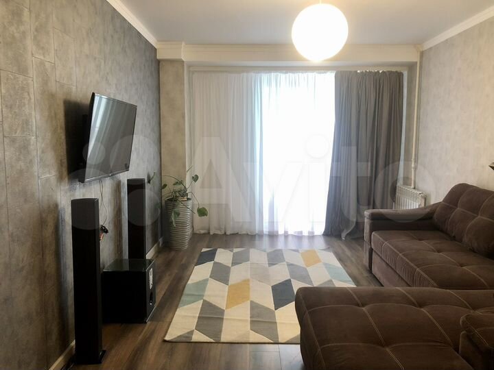 3-к. квартира, 75 м², 1/19 эт.