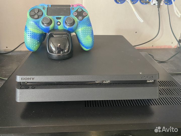 Sony PS4 4 slim 1tb + подписка + Knak 2