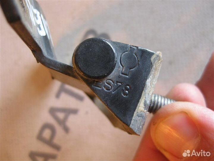 Петля крышки багажника Nissan Primera P12 хэтчбек