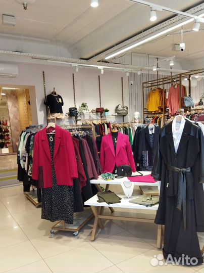 Администратор магазина женской одежды