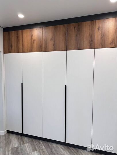 Шкаф распашной