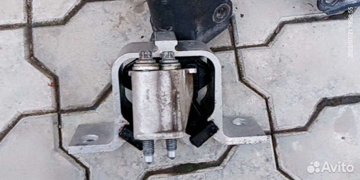 Опора двигателя правая LADA веста