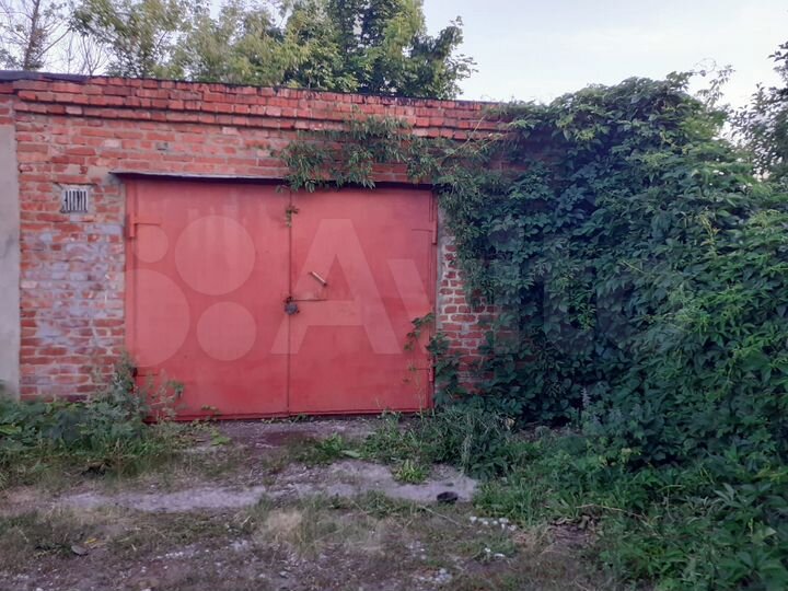 Гараж, > 30 м²