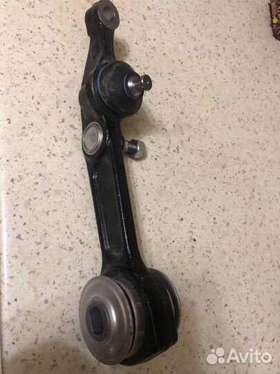 Передний нижний рычаг Mersedes 220