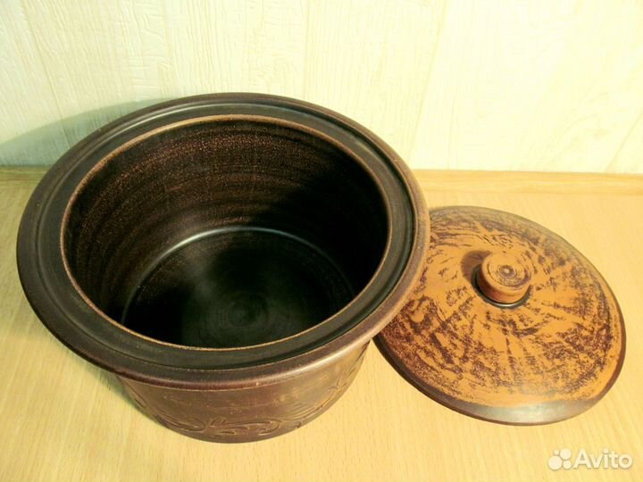 Кастрюля глина новая