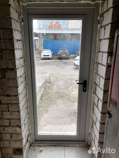 Дверь стеклянная