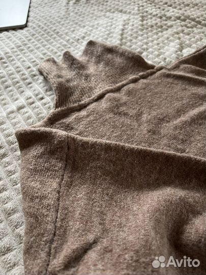 Свитер с высоким горлом