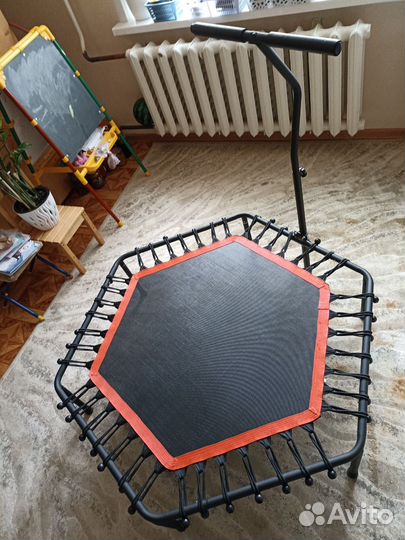 Батут для фитнеса с ручкой для джампинга