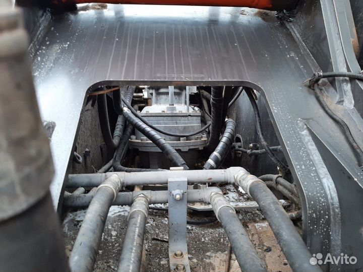 Гусеничный экскаватор Hitachi ZX330-5G, 2013