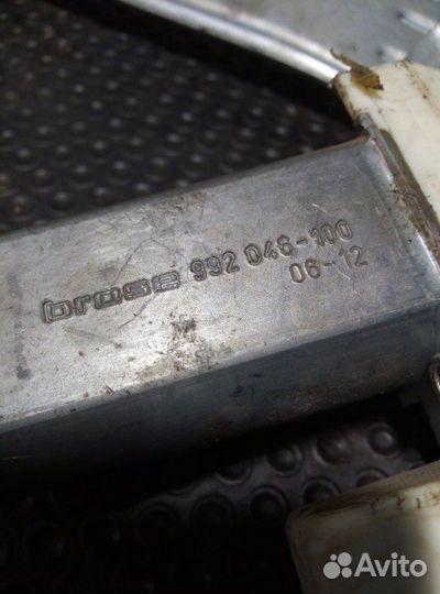 Стеклоподъемник задний левый Toyota Corolla 120