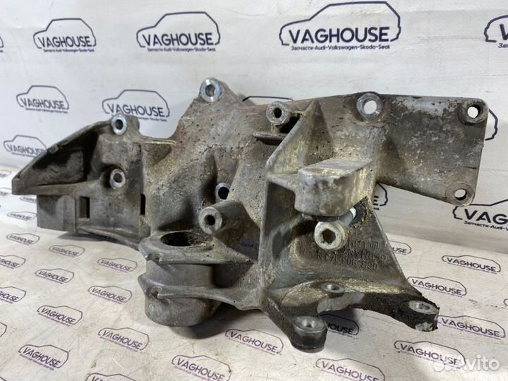 Кронштейн генератора Volkswagen Passat B5+ 3B3