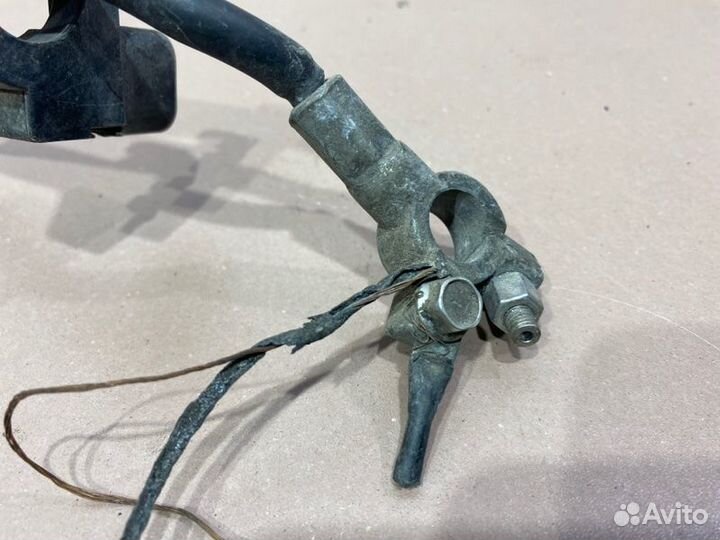 Минусовая клемма Opel Astra J 1.4T 2012