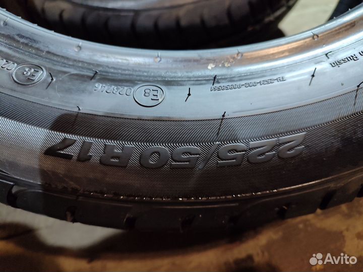 Viatti Strada Asimmetrico V-130 225/50 R17 31