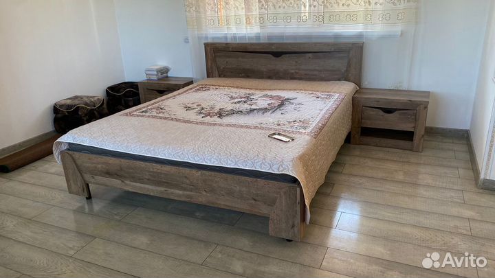 Спальный гарнитур