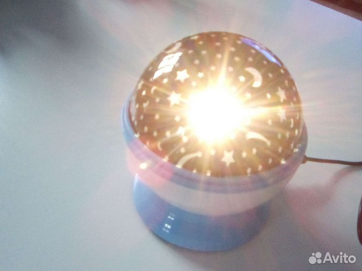 Вращающийся,ночной светильник