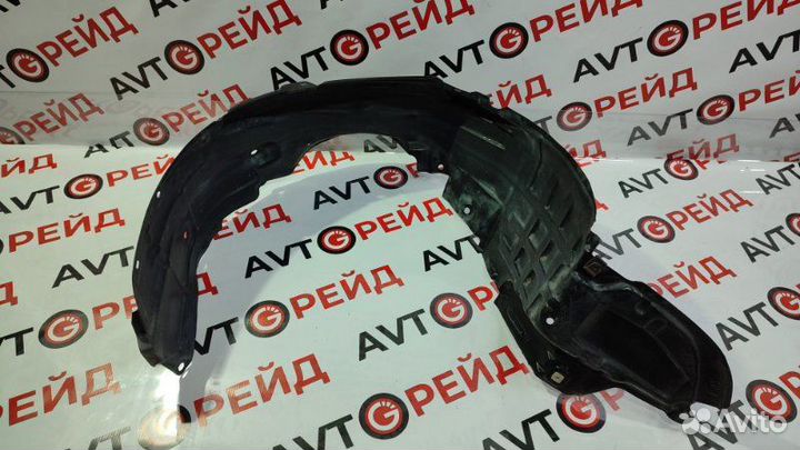 Подкрылок передний правый Toyota Corona Premio