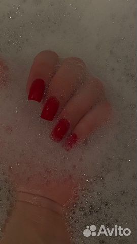 Маникюр, наращивание ресниц