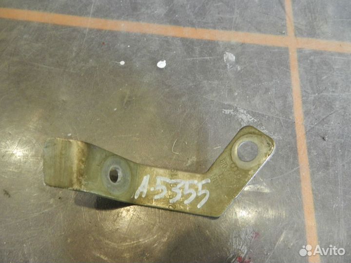 Кронштейн - Audi Q5