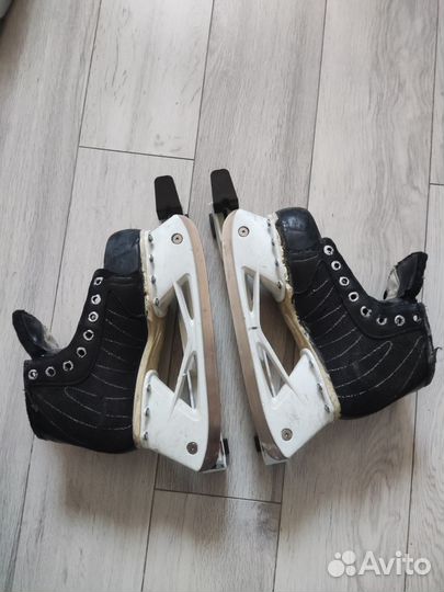 Коньки хоккейные 36 и 34 размеры