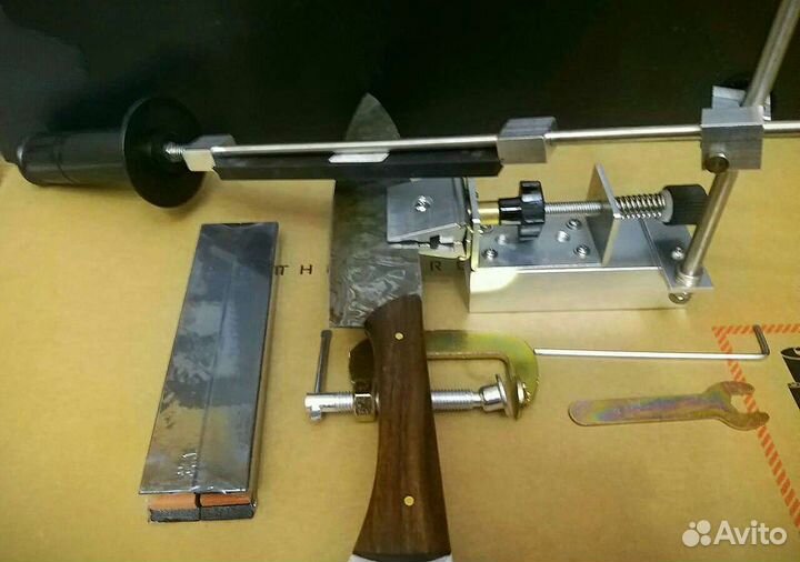 Точилка для ножей поворотная с креплением