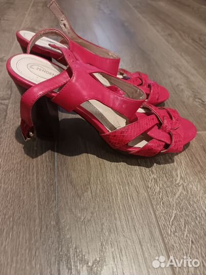 Босоножки женские