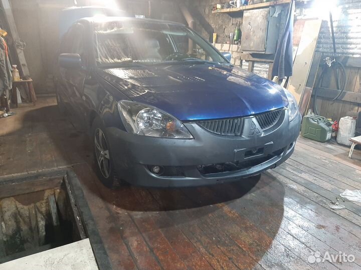 Mitsubishi Lancer 1.6 МТ, 2004, битый, 300 000 км