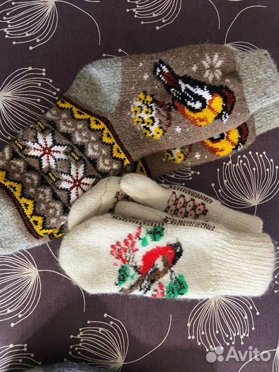 Варежки и носки шерстяные