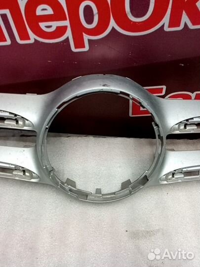 Накладка решетки радиатора Mercedes-Benz E-Class