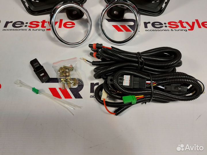 Туманки Toyota Hiace 200 2м T652