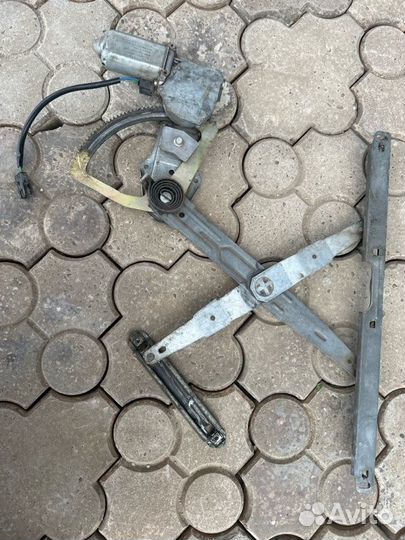 Стеклоподъемник передний правый Ford Scorpio MK 1